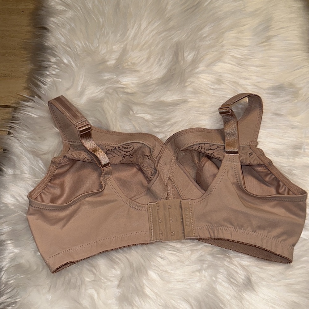 Glamorise MagicLift Wire-Free Minimizer Bra - Picture 9 of 14